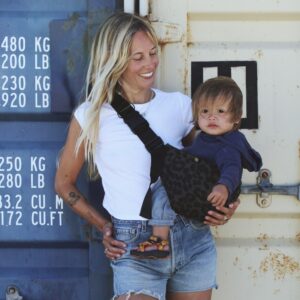 Draagzak Wildride Leopard Print Grey met donkere panterprint en zwarte draagband
